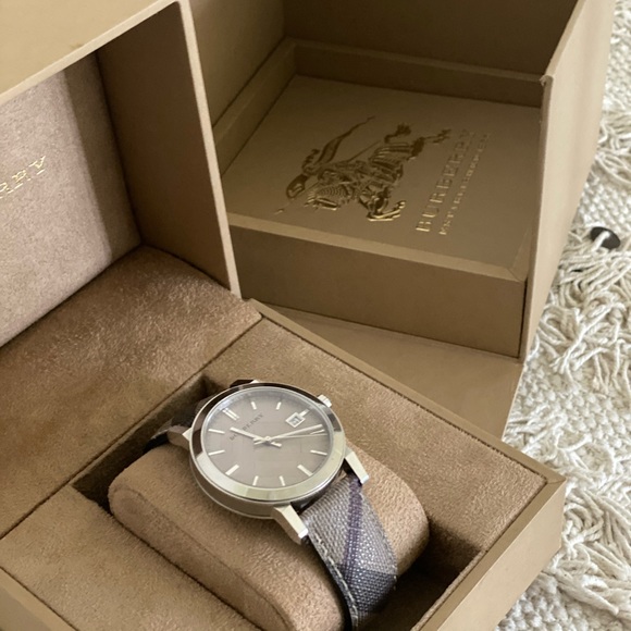 BURBERRY watch - Picture 4 of 5